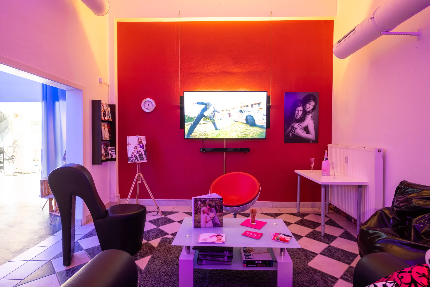 Vorschau des Studio-Loungebereichs für den 360-Grad-Rundgang